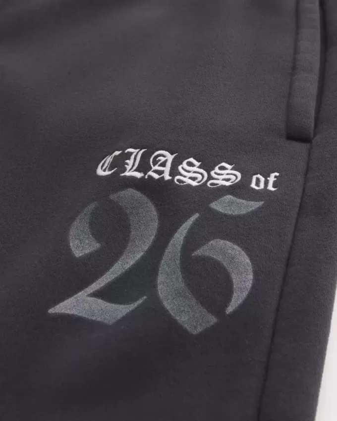 Superweite Jogginghose mit Grafik der Klasse 26