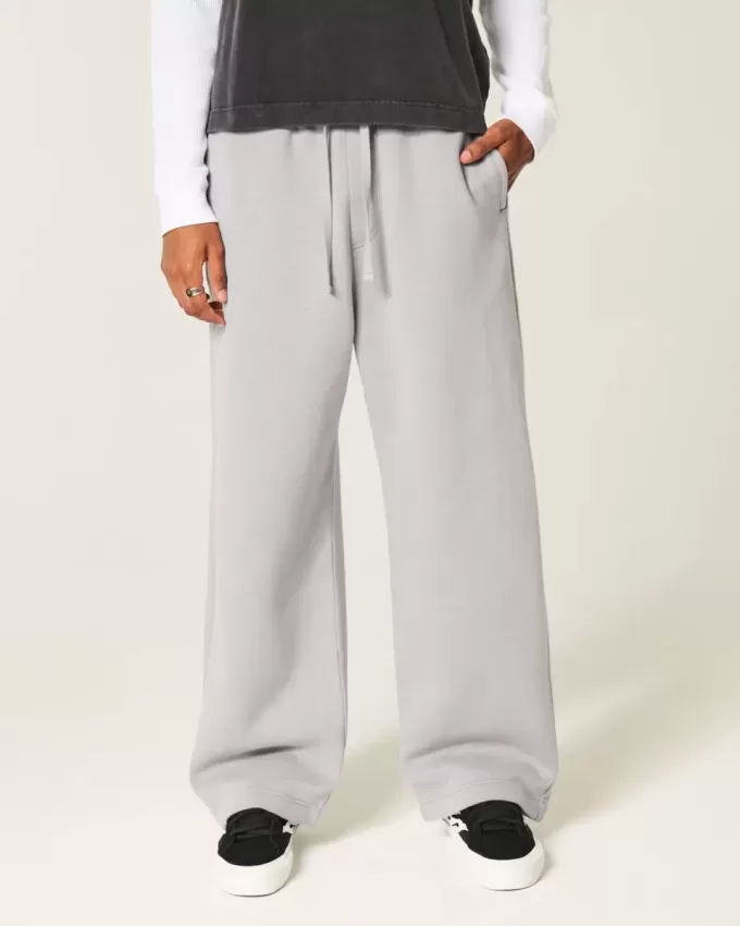 Superweite Jogginghose mit „Los Angeles“-Grafik auf der Rückseite Superweite Jogginghose mit „Los Angeles“-Grafik auf der Rückseite