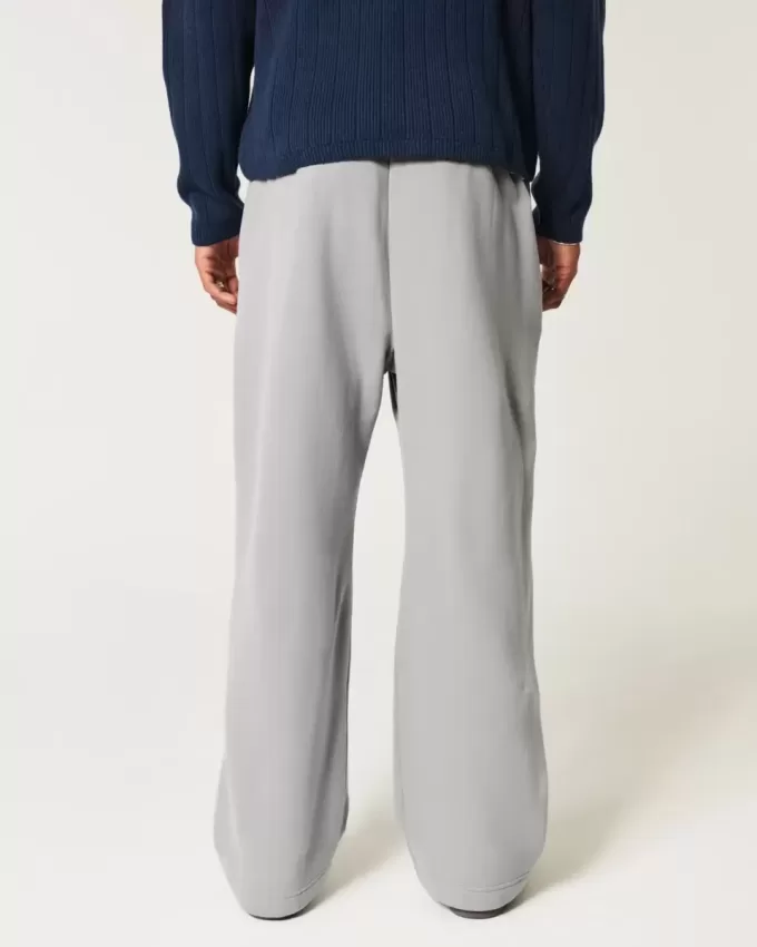 Superweite Jogginghose mit Shelby-Grafik