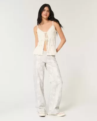 Tief sitzende Baggy-Jeans mit Camouflage-Muster