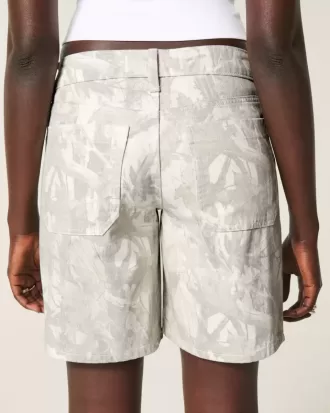 Tief sitzende Baggy-Jeans mit Camouflage-Muster