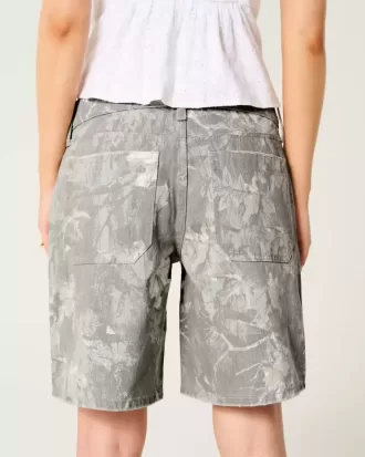 Tief sitzende Baggy-Jeans mit Camouflage-Muster