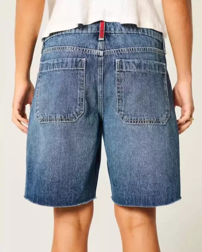 Tief sitzende Baggy-Jeans mit dunkel verwaschener amerikanischer Flaggengrafik