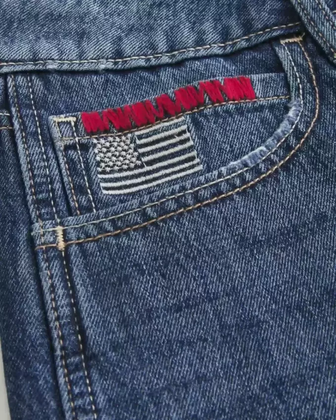 Tief sitzende Baggy-Jeans mit dunkel verwaschener amerikanischer Flaggengrafik