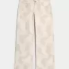 Tief sitzende Baggy-Jeans mit Reh-Print