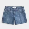 Tief sitzende Baggy-Jeansshorts mit Schleifenmuster