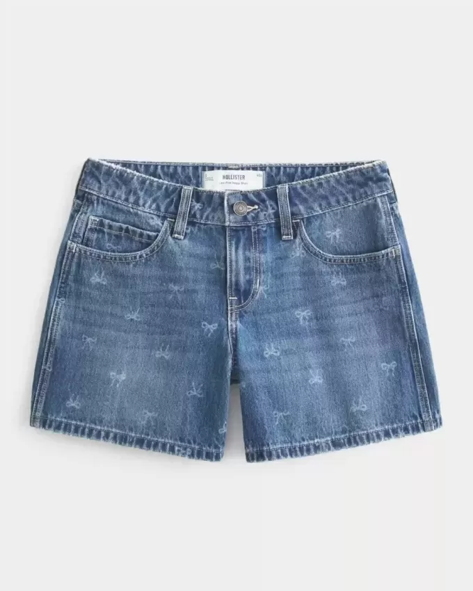 Tief sitzende Baggy-Jeansshorts mit Schleifenmuster
