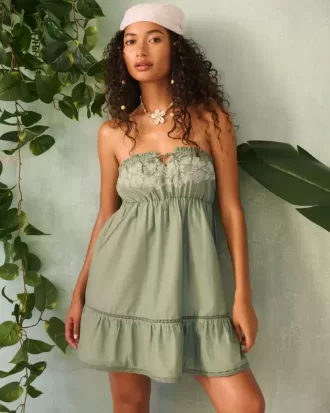 Trägerloses Babydoll-Kleid mit Stickerei