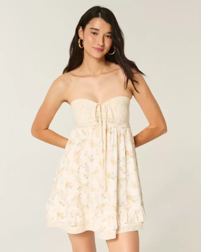 Trägerloses Babydoll-Minikleid mit Rüschen