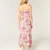 Trägerloses, gesmoktes Maxikleid Trägerloses, gesmoktes Maxikleid
