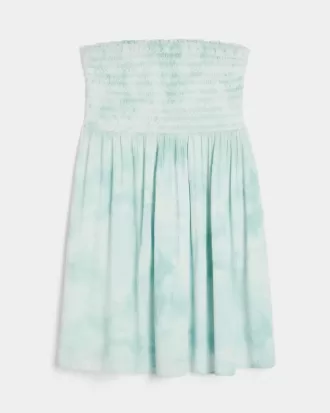 Trägerloses, gesmoktes Minikleid