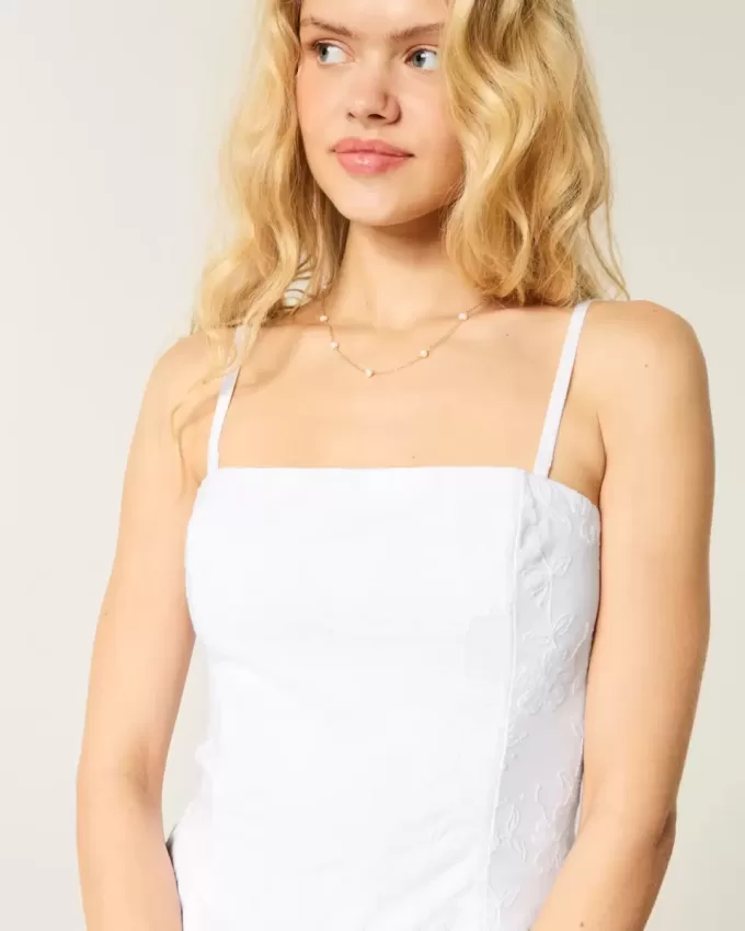 Trägerloses Maxikleid mit Stickerei Trägerloses Maxikleid mit Stickerei