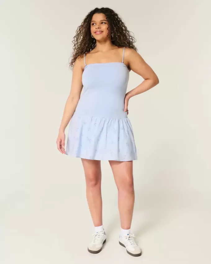 Trägerloses Minikleid aus Strickgewebe mit tiefer Taille