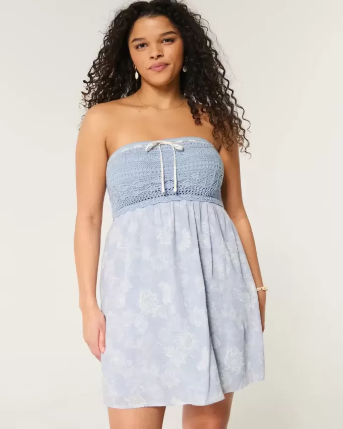 Trägerloses Minikleid im Häkel-Mix