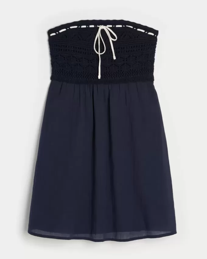 Trägerloses Minikleid im Häkel-Mix