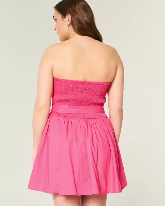 Trägerloses Minikleid mit Schleife