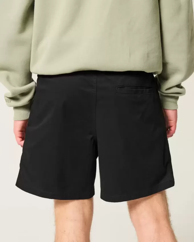 Twill-Shorts zum Überziehen bis zur Mitte des Oberschenkels Twill-Shorts zum Überziehen bis zur Mitte des Oberschenkels