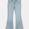 Ultra Low Rise Schlagjeans mit heller Waschung und Blumenstickerei Ultra Low Rise Schlagjeans mit heller Waschung und Blumenstickerei