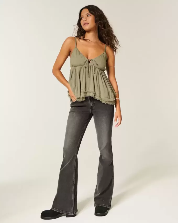 Ultra Low-Rise verwaschene schwarze Schlagjeans