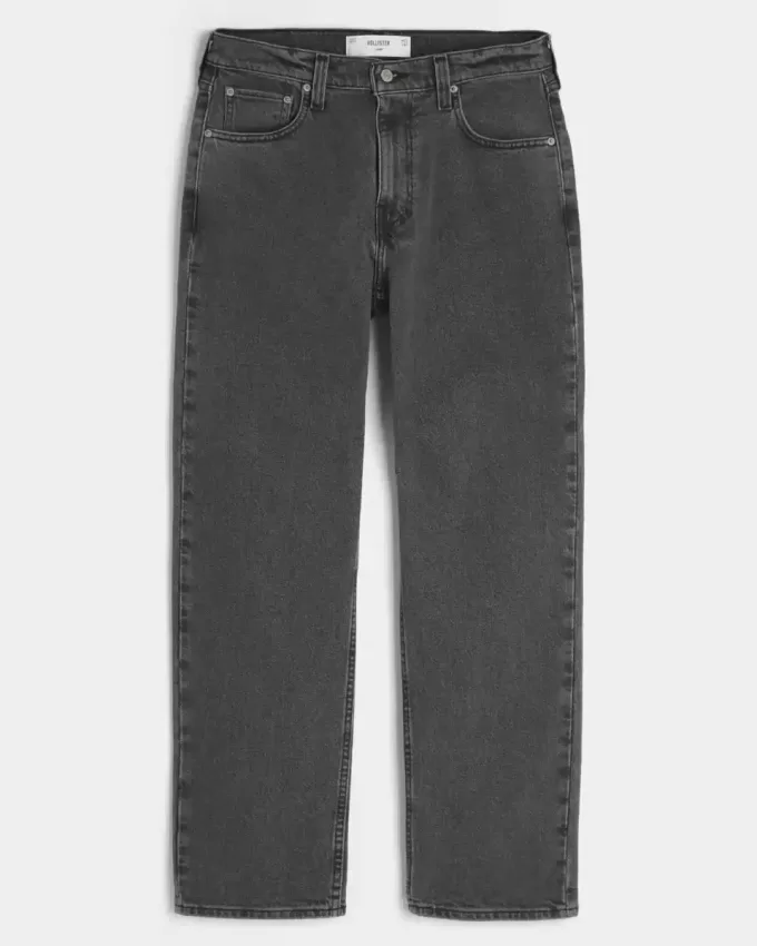 Verwaschene schwarze, lockere Jeans