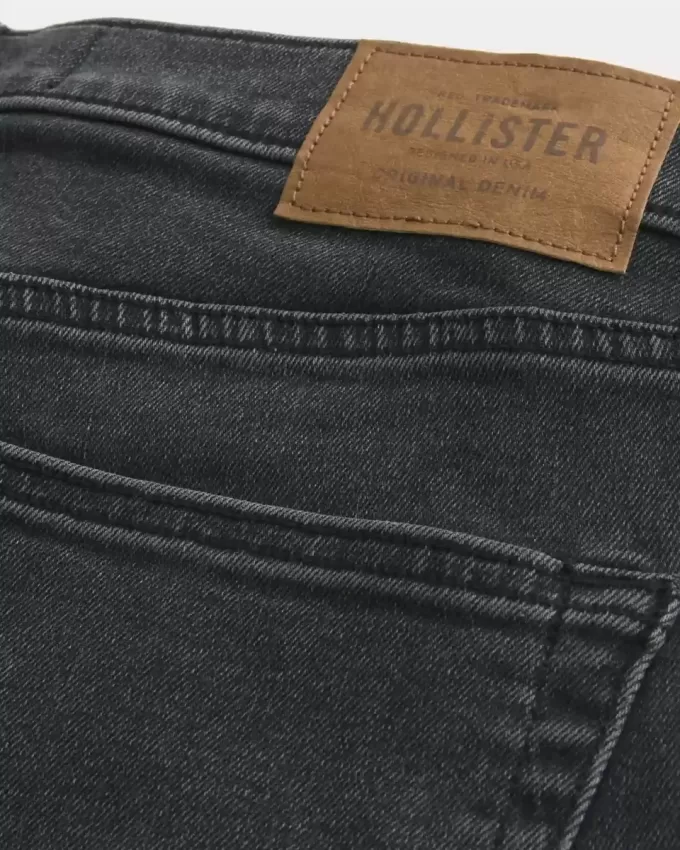 Verwaschene schwarze Straight Jeans