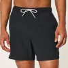 Volley-Badehose bis zur Mitte des Oberschenkels