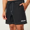 Volley-Badehose bis zur Mitte des Oberschenkels