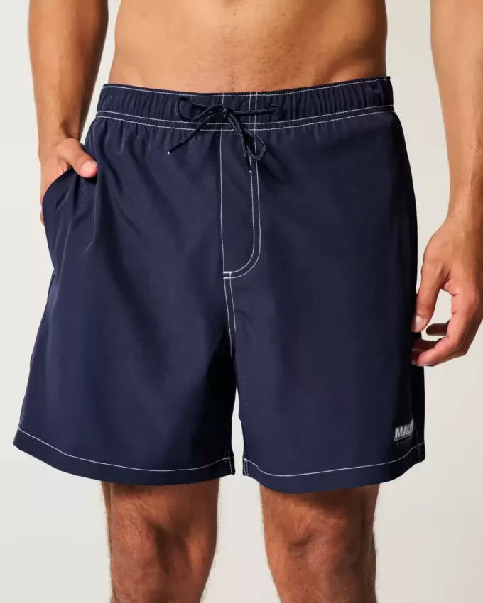 Volley-Badehose bis zur Mitte des Oberschenkels