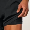 Volley-Badehose bis zur Mitte des Oberschenkels