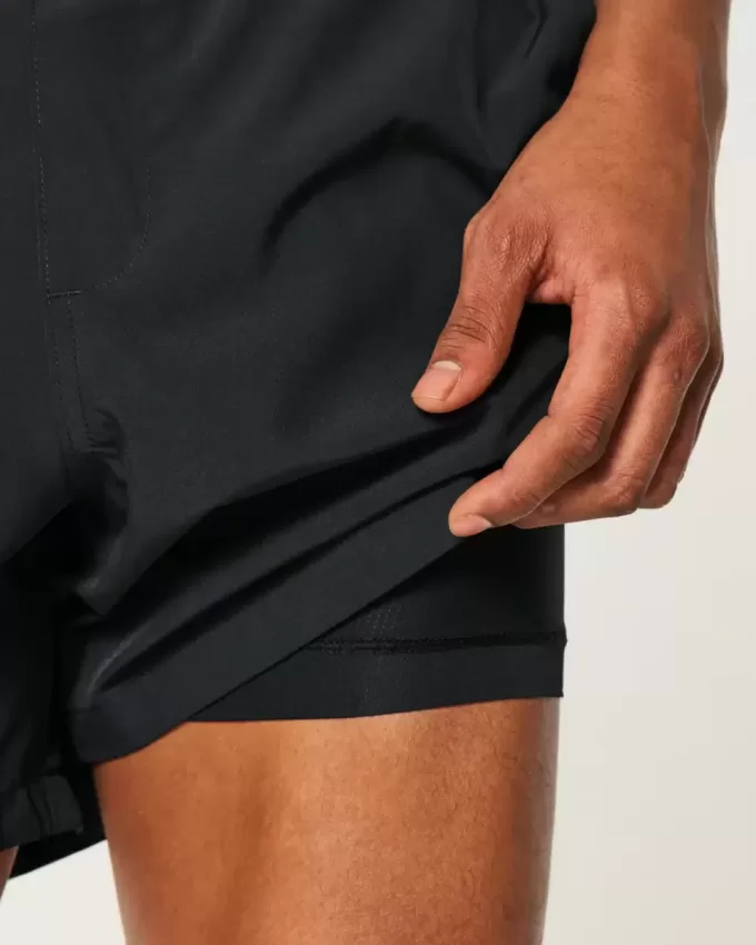 Volley-Badehose bis zur Mitte des Oberschenkels