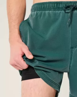 Volley-Badehose bis zur Mitte des Oberschenkels