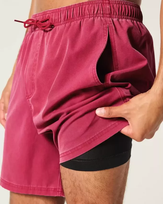 Volley-Badehose bis zur Mitte des Oberschenkels