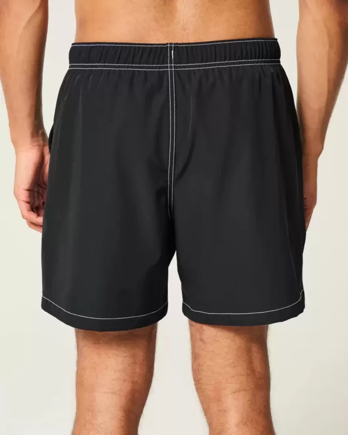 Volley-Badehose bis zur Mitte des Oberschenkels
