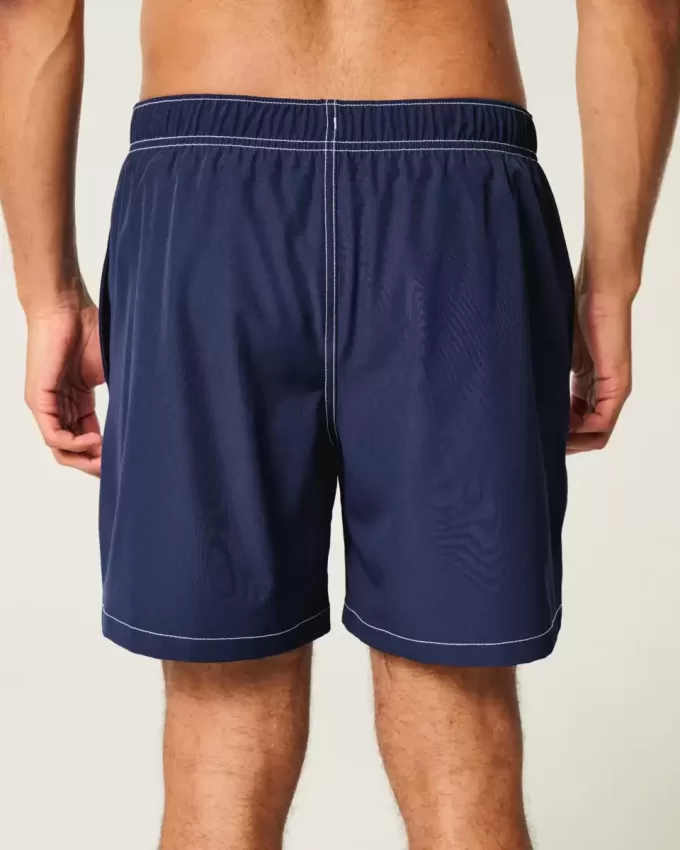 Volley-Badehose bis zur Mitte des Oberschenkels