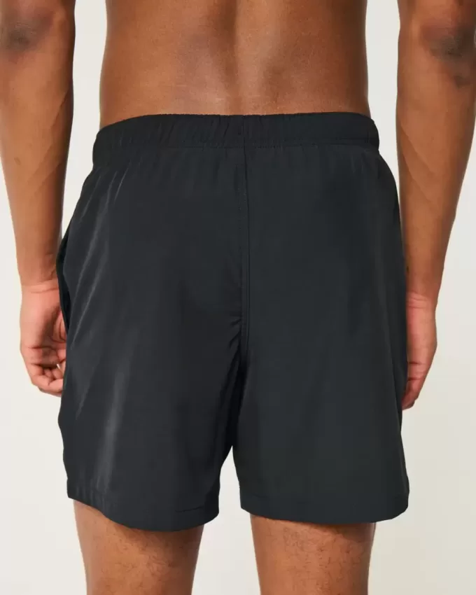Volley-Badehose bis zur Mitte des Oberschenkels