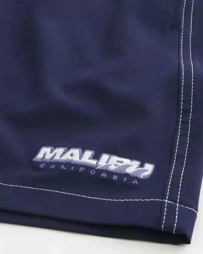 Volley-Badehose bis zur Mitte des Oberschenkels
