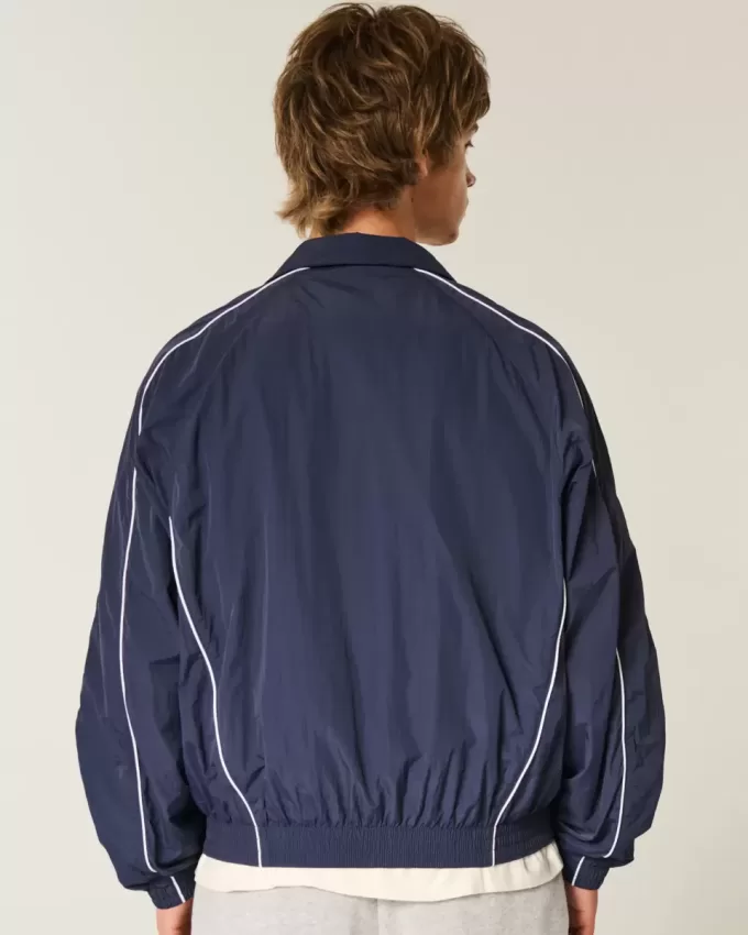 Windjacke mit Reißverschluss Windjacke mit Reißverschluss