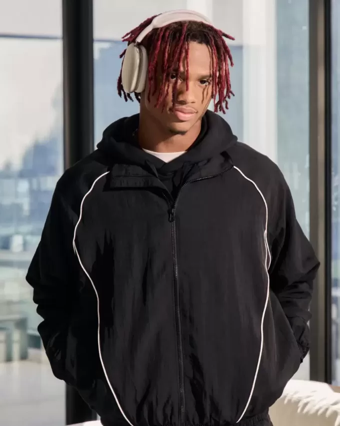 Windjacke mit Reißverschluss Windjacke mit Reißverschluss