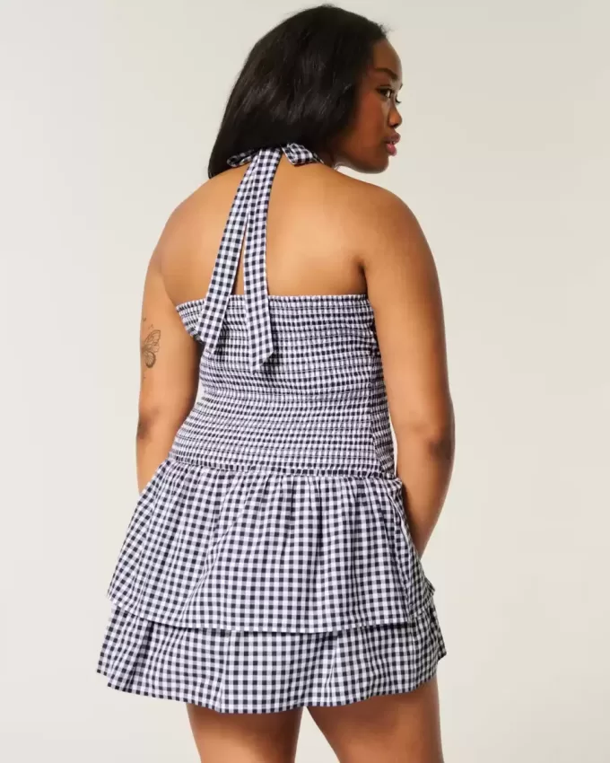 Zweilagiges, gesmoktes Neckholder-Skortkleid